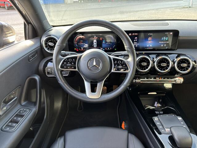 Mercedes-Benz A-KLASSE 180 Business Solution / Applecarplay Android Auto / Digital Cockpit / Stoelverwarming /
