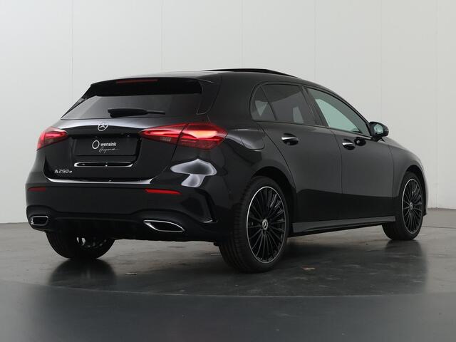 Mercedes-Benz A-KLASSE 250e Business Solution AMG | Panoramaschuifdak | Stoelverwarming | Achteruitrijcamera | MULTIBEAM LED | Night Pakket |