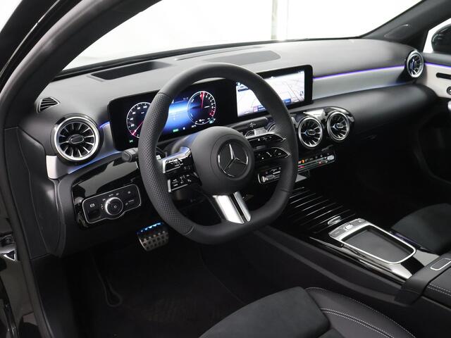 Mercedes-Benz A-KLASSE 250 e Business Solution AMG | Panoramaschuifdak | AMG Plus Line | Head up | Nightpakket | 19 inch AMG-velgen |