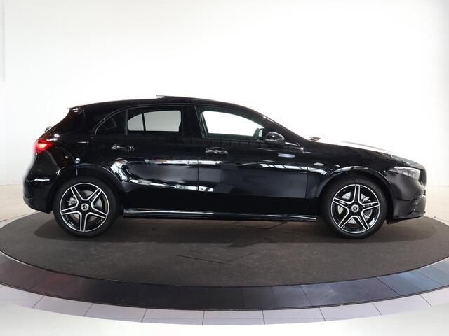 Mercedes-Benz A-KLASSE 250e Business Solution AMG | Panoramaschuifdak | Night | Achteruitrijcamera| Stoelverwarming voor | LED koplampen |