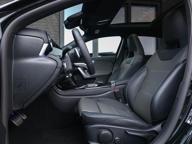 Mercedes-Benz A-KLASSE 250 e AMG Line | Pano | 19"| Topv | Ambiente | Multi Beam | Leer |