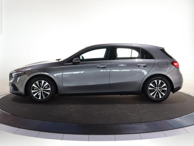 Mercedes-Benz A-KLASSE 180 Star Edition | Voorstoelen verwarmd | Achteruitrijcamera | LED-koplampen