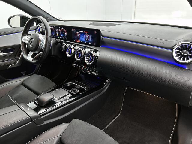Mercedes-Benz A-KLASSE 250 e AMG Plug-In Hybride AMG Line | Night Pakket | Sfeerverlichting |Stoelverwarming | Achteruitrijcamera | Ledkoplampen. Inclusief 24 maanden MB Certified garantie voor Europa.