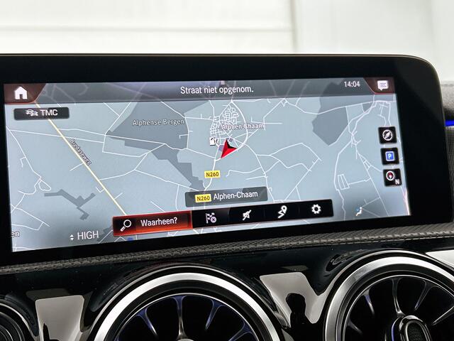 Mercedes-Benz A-KLASSE 250 e AMG Plug-In Hybride AMG Line | Night Pakket | Sfeerverlichting |Stoelverwarming | Achteruitrijcamera | Ledkoplampen. Inclusief 24 maanden MB Certified garantie voor Europa.