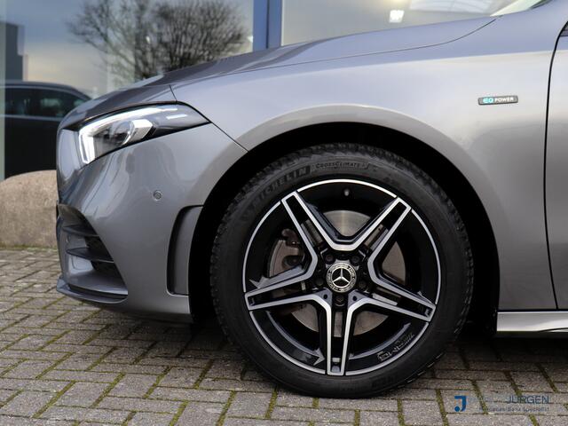 Mercedes-Benz A-KLASSE 250 e AMG Limited | Pano | MBUX High End | LED | Parkeer Pakket | Night Pakket | Ambiente | incl. 12 maanden Full Certified Car Garantie
