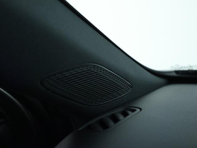 Mercedes-Benz A-KLASSE 250 e Star Edition AMG Line | AMG Line | Sfeerverlichting | Achteruitrijcamera | Apple CarPlay | Inclusief 24 maanden MB Certified garantie voor Europa.