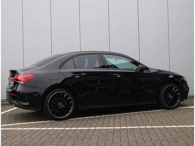 Mercedes-Benz A-KLASSE 250 e AMG-line | Sfeerverlichting | Navigatie | SOH 98,5%