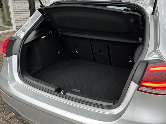 Mercedes-Benz A-KLASSE 180 Business Solution AMG | Memory | Panoramadak | Sfeerverlichting