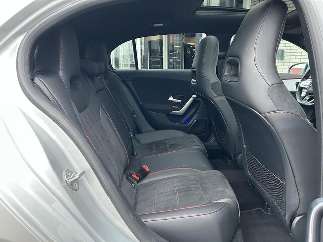 Mercedes-Benz A-KLASSE 180 Business Solution AMG | Memory | Panoramadak | Sfeerverlichting