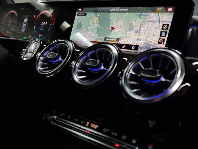 Mercedes-Benz A-KLASSE 250 e | AMG | 2022 | Ambient light | Widescreen | 66dkm | Rijklaar | Nieuwstaat!