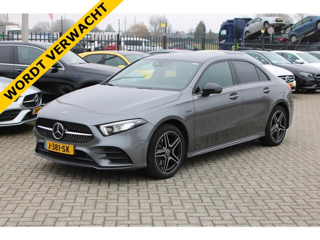 Mercedes-Benz A-KLASSE 250e AUT8 AMG Limited NIGHT PAKKET PANORAMADAK SFEER DISTRONIC CARPLAY