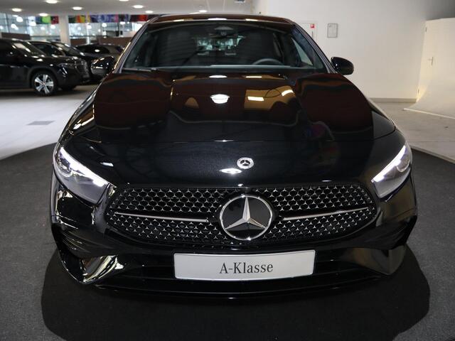 Mercedes-Benz A-KLASSE 250e Business Solution AMG | Panoramadak | Stoelverwarming | Achteruitrijcamera | Multibeam LED | Keyless Entry/Go | Nightpakket |