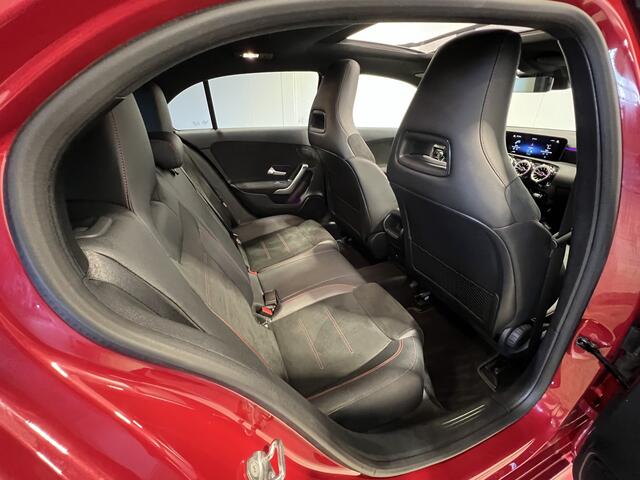 Mercedes-Benz A-KLASSE 200 Launch Edition Premium Plus Panorama / Schuifdak | Navigatie | Android+Apple Carplay | Camera+PDC | wide screen |