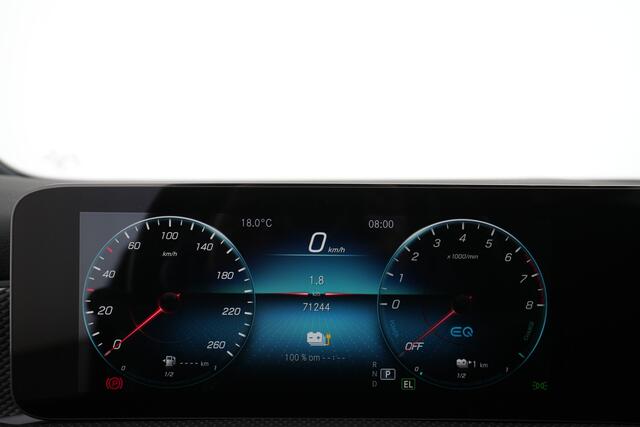 Mercedes-Benz A-KLASSE 250 e Plug-In Hybride Ledkoplampen | Parkeerpakket met achteruitrijcamera | Stoelverwarming | Spiegel Pakket. Inclusief 24 maanden MB Certified garantie voor Europa.