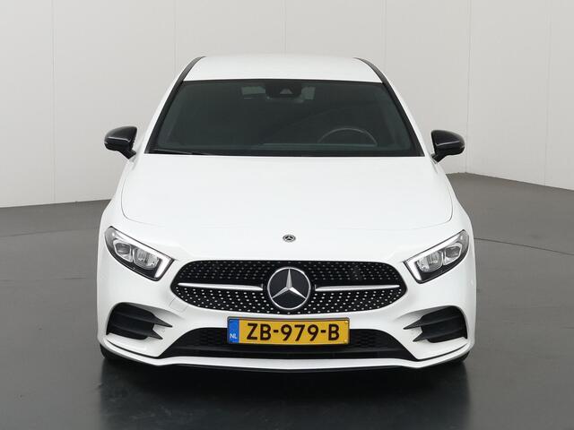 Mercedes-Benz A-KLASSE 180 Business Solution AMG Night Upgrade | Widescreen | Night | Sfeerverlichting | Stoelverwarming |