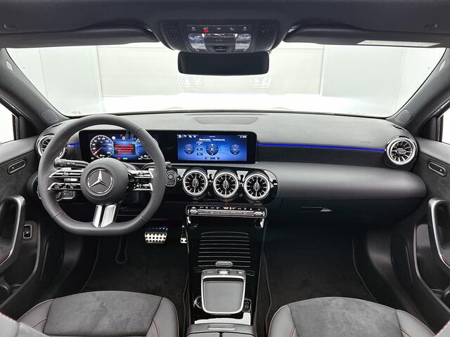 Mercedes-Benz A-KLASSE 250 e Business Solution AMG | Smartphone-integratie | Panoramaschuifdak | Sfeerverlichting | Stoelverwarming voor | MULTIBEAM LED | Achteruitrijcamera |