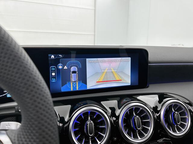 Mercedes-Benz A-KLASSE 250 e Business Solution AMG | Smartphone-integratie | Panoramaschuifdak | Sfeerverlichting | Stoelverwarming voor | MULTIBEAM LED | Achteruitrijcamera |