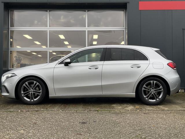Mercedes-Benz A-KLASSE 180 Business Solution AMG - Navigatie - Camera - Stoelverwarming - LED koplampen