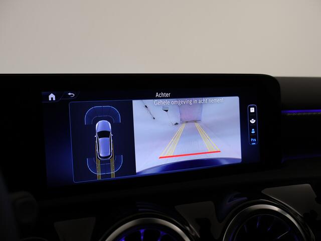 Mercedes-Benz A-KLASSE 250 e Star Edition Panoramadak | Distronic | Dode Hoek Ass | Alarm | Keyless Go | Sfeerverlichting | Inclusief 24 maanden Mercedes-Benz Certified garantie voor Europa.