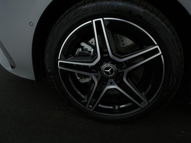 Mercedes-Benz A-KLASSE 250 e AMG NIghtpakket | Panoramadak | Distronic | Alarm | Dode Hoek Ass | Keyless Go | Sfeerverlichting | Inclusief 24 maanden Mercedes-Benz Certified garantie voor Europa |
