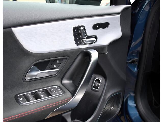 Mercedes-Benz A-KLASSE 250 e AMG Night pakket Panorama, HUD, Burmeister