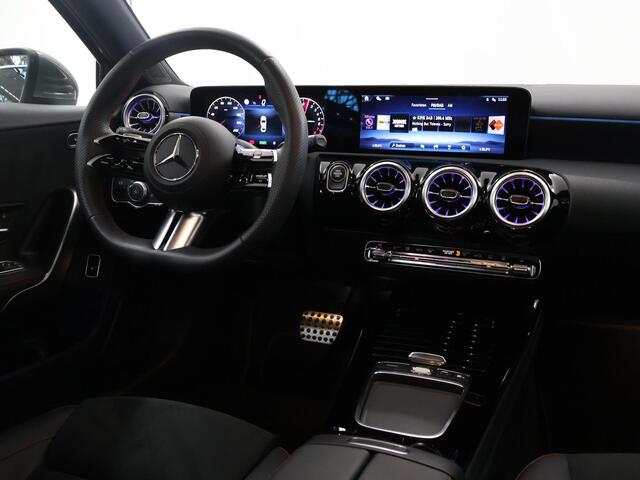 Mercedes-Benz A-KLASSE 250 e Limousine Business Solution AMG | Panoramadak | Stoelverwarming | Sfeerverlichiting | Achteruitrijcamera | Widescreen |