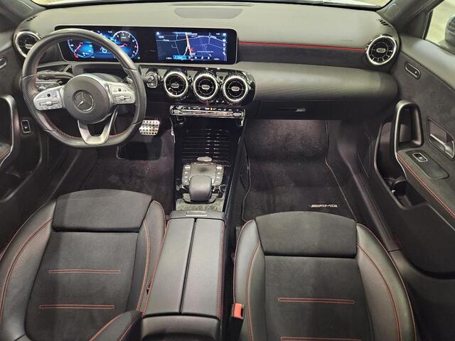 Mercedes-Benz A-KLASSE 180 Business Solution AMG | Panoramadak | Stoelverwarming | Camera | Navigatie | Apple Carplay | Keyless | Cruise Control | DAB |