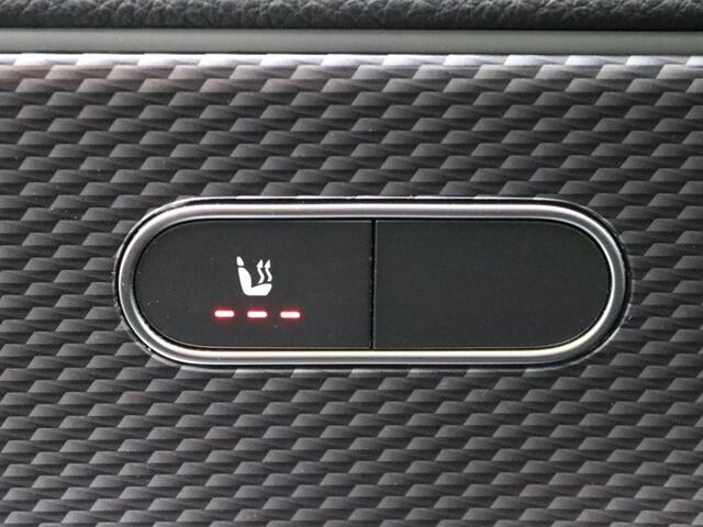 Mercedes-Benz A-KLASSE 180 Premium Plus Ledkoplampen | Apple CarPlay | Achteruitrijcamera | Spiegelpakket | Keyless-Go | Sfeerverlichting. Inclusief 24 maanden Mercedes-Benz Certified garantie voor Europa.