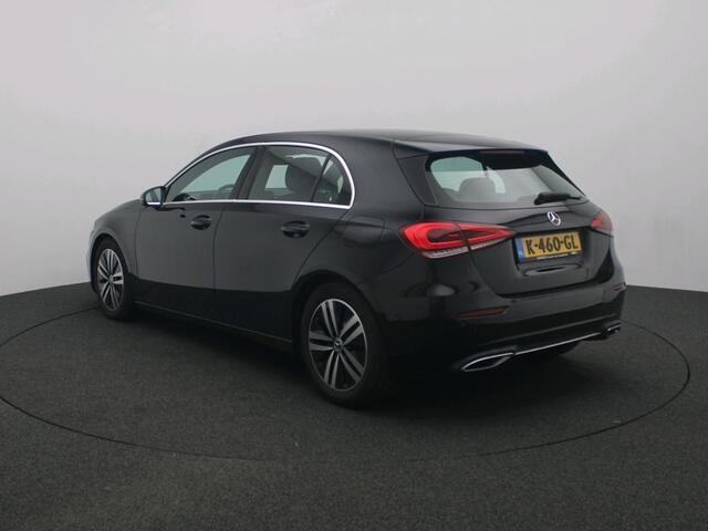 Mercedes-Benz A-KLASSE 160 Business Solution Luxury Ledkoplampeb | MBUX augmented reality voor navigatie | Sfeerverlichting | Stoelverwarming voor | Achteruitrijcamera. Inclusief 24 maanden Mercedes-Benz Certified garantie voor Europa.