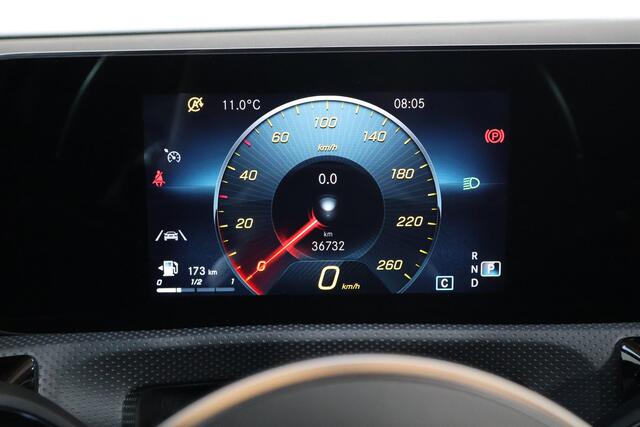 Mercedes-Benz A-KLASSE 180 Luxury Line | Camera | Magno | Pano | Leder