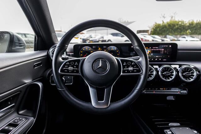 Mercedes-Benz A-KLASSE 180 Business Solution Luxury | Camera | Leder