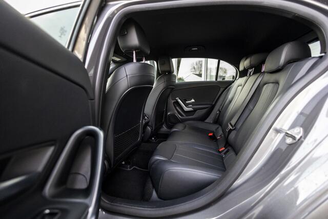 Mercedes-Benz A-KLASSE 180 Business Solution Luxury | Camera | Leder