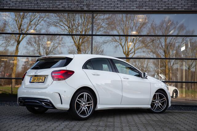 Mercedes-Benz A-KLASSE 180 Business Solution AMG Upgrade Edition , Stoelverwarming, Camera, Led, NAP