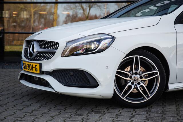 Mercedes-Benz A-KLASSE 180 Business Solution AMG Upgrade Edition , Stoelverwarming, Camera, Led, NAP