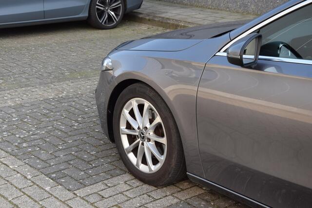 Mercedes-Benz A-KLASSE 200 Launch Edition | Automaat | trekhaak elektrisch uitklapbaar | stof/lederen bekleding |