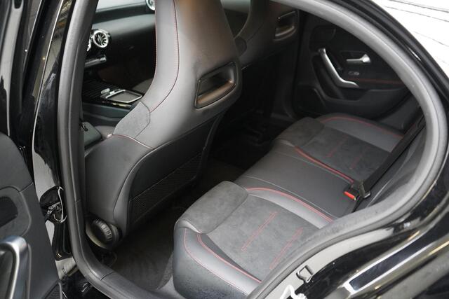 Mercedes-Benz A-KLASSE 250 e AMG Line | SoH 96% | Sfeerverlichting | Navigatie | Black pakket | Sportstoelen
