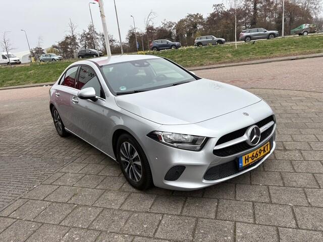 Mercedes-Benz A-KLASSE 200 Business Solution | Navi | Camera | Cruise | 61.384 km Dealeronderhouden