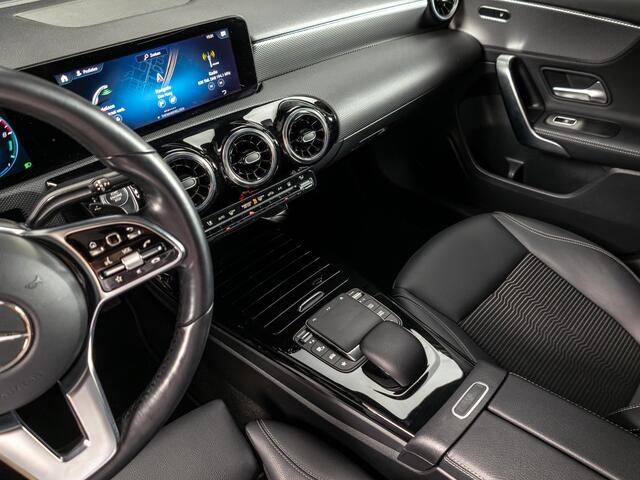 Mercedes-Benz A-KLASSE Hatchback 250 e Luxury Line