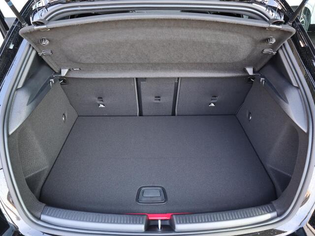 Mercedes-Benz A-KLASSE 250 e Business Solution AMG