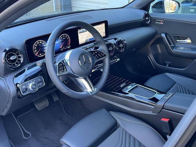 Mercedes-Benz A-KLASSE 180 Star Edition | Apple CarPlay | Android Auto | Volledig Digitaal Display | Stoelverwarming | Parkeersensoren | Achteruitrijcamera | Elektrisch Inklapbare Buitenspiegels