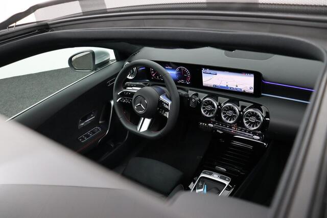 Mercedes-Benz A-KLASSE 250 e AMG | Panoramadak | Dodehoekassistent | Privacy Glas Achter | Sfeerverlichting | Stoelverwarming | Parkeersensoren |