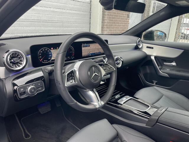 Mercedes-Benz A-KLASSE 250 e Luxury Line | Panoramadak | Nightpakket |