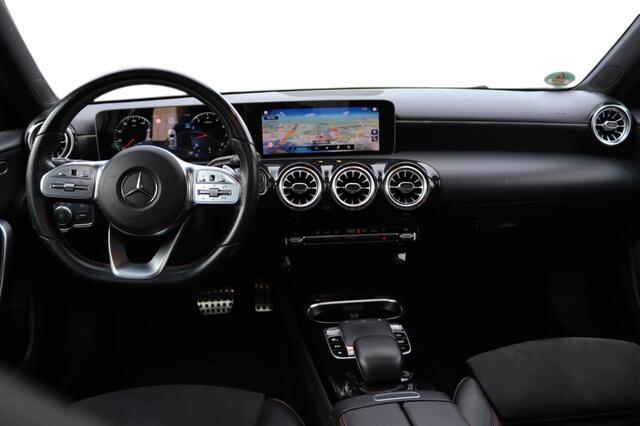 Mercedes-Benz A-KLASSE A 250 Nieuw Model l Pano l Sfeerverlichting l Wide Screen