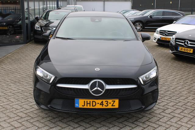 Mercedes-Benz A-KLASSE 250e AUT8 Advantage TREKHAAK CAMERA STUURWIELVERWARMING NAVI DAB