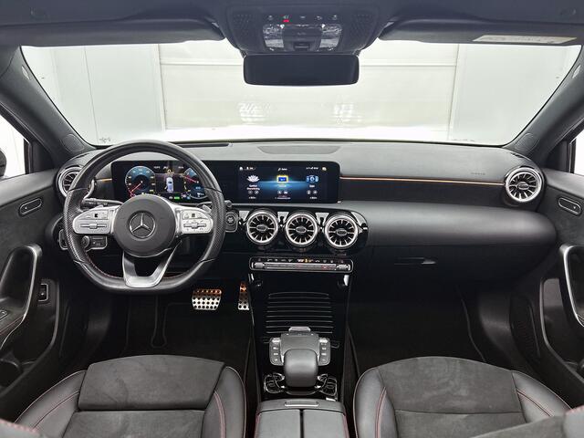 Mercedes-Benz A-KLASSE 250 e AMG Plug-In Hybride | Panoramdak | 360° camera | Nightpakket | Multibeam | Inclusief 24 maanden MB Certified garantie voor Europa.