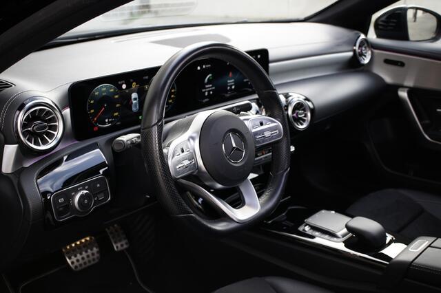 Mercedes-Benz A-KLASSE 250 e Premium | Pano | 360 camera | AMG Pakket |