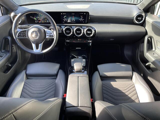 Mercedes-Benz A-KLASSE 250 e 17"/Dodehoek/Camera/PDC v+a/Apple Carplay & Android Auto/DAB/Navigatie/Climate