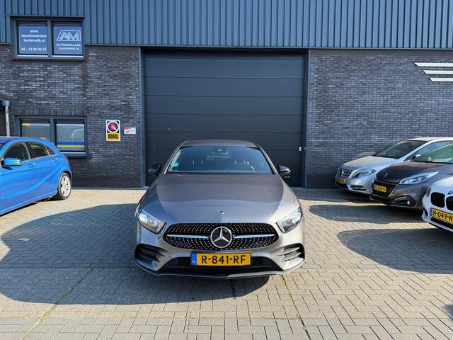 Mercedes-Benz A-KLASSE 180 AMG Line | 1E EIGENAAR | 12MND GARANTIE | LED | CAMERA | SFEER | DAB | CARPLAY | CRUISE | NAVI |