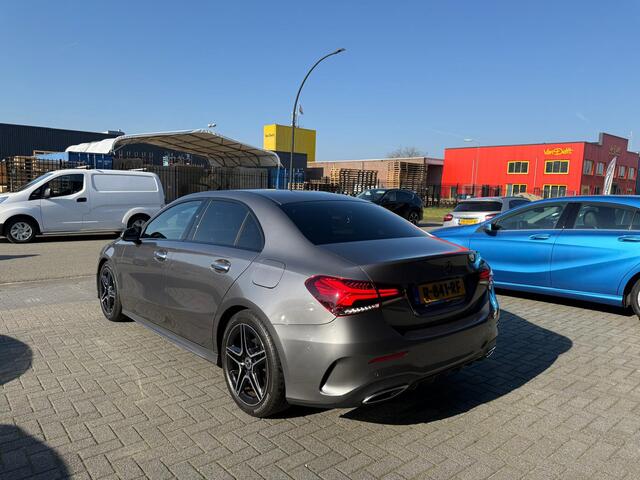Mercedes-Benz A-KLASSE 180 AMG Line | 1E EIGENAAR | 12MND GARANTIE | LED | CAMERA | SFEER | DAB | CARPLAY | CRUISE | NAVI |