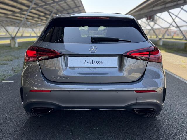 Mercedes-Benz A-KLASSE 250e Business Solution AMG | Night | AMG-line plus | Panoramadak | Head-up display | Memory stoelen | 360 camera | Sfeerverlichting | Multibeam LED |
